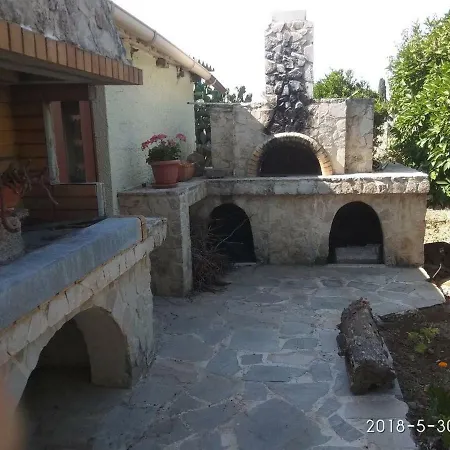Phaistos Holiday home *